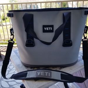 Yeti Cooler Hopper 30